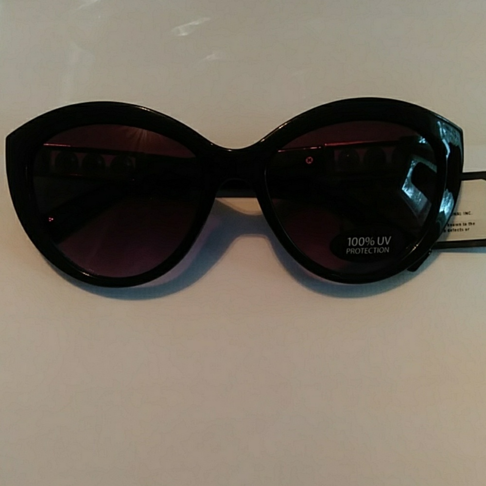 Black sunglasses